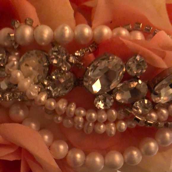 Fresh water pearl & Swarovski custom bracelet - Picture 2 of 3